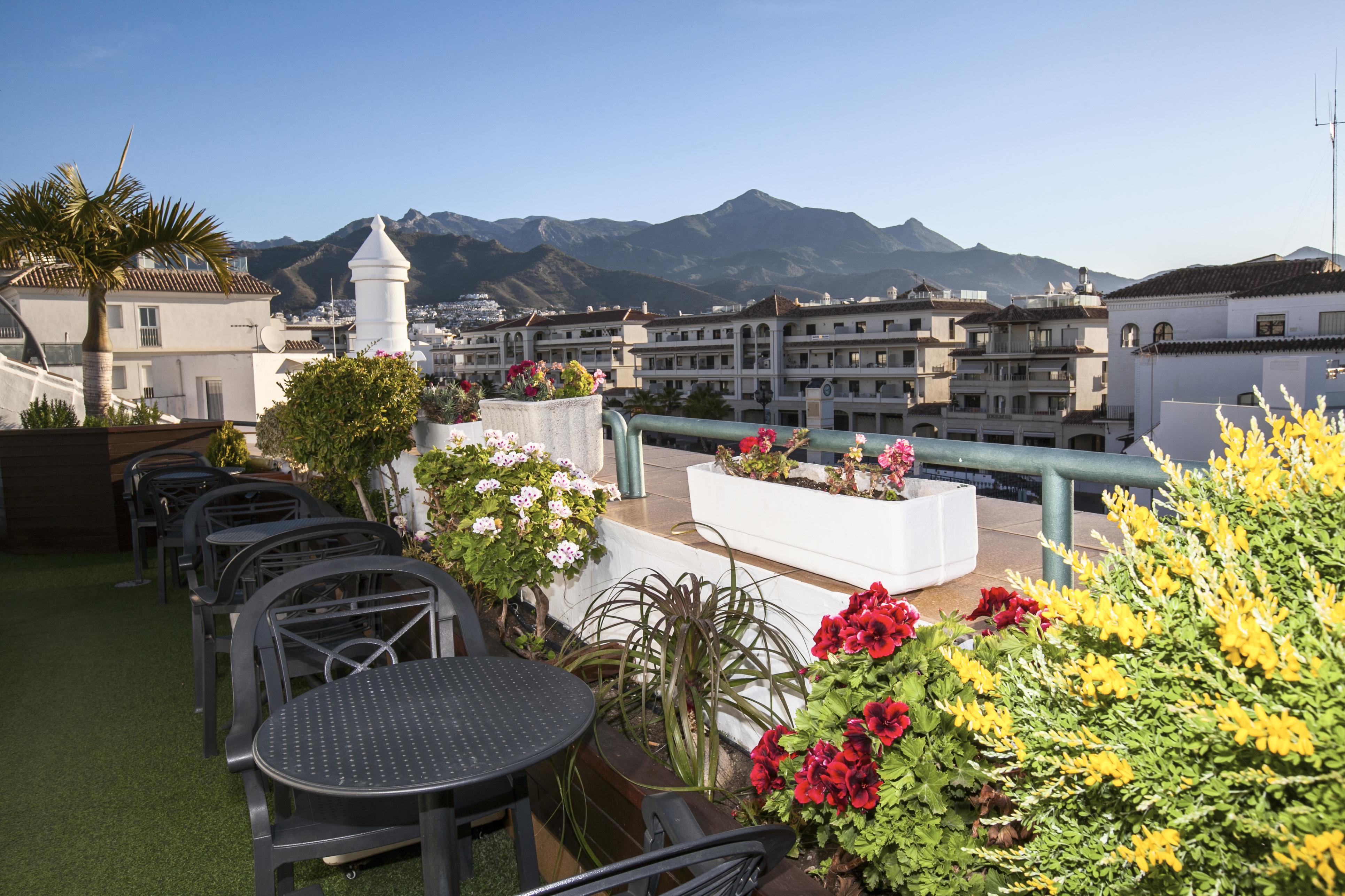 Hotel Plaza Cavana Nerja Exterior foto