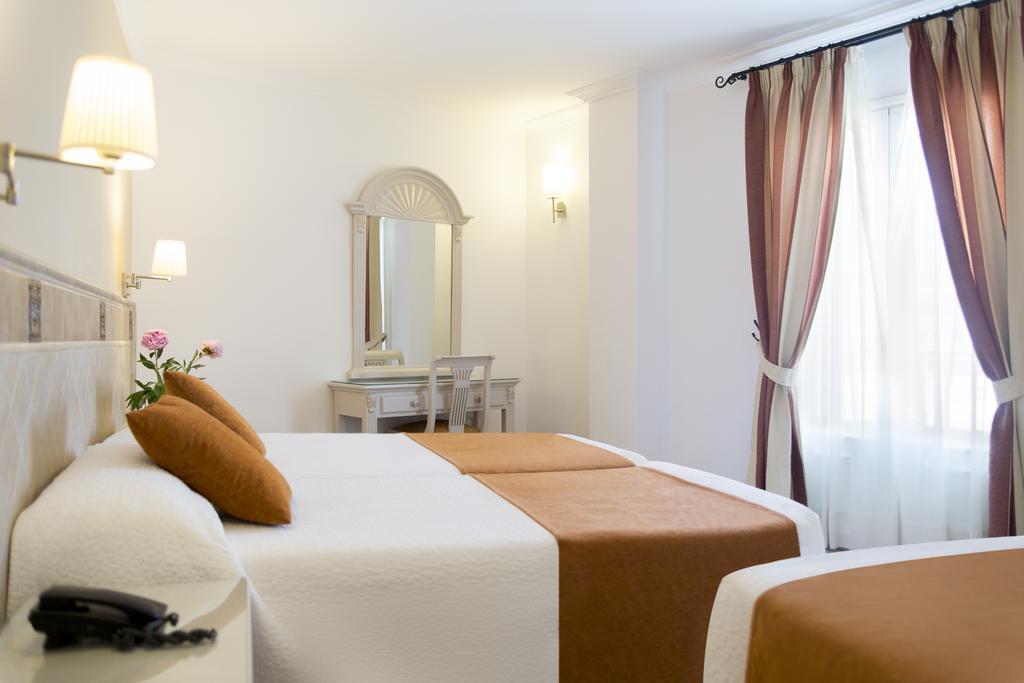 Hotel Plaza Cavana Nerja Exterior foto