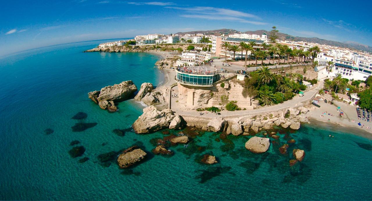 Hotel Plaza Cavana Nerja Exterior foto
